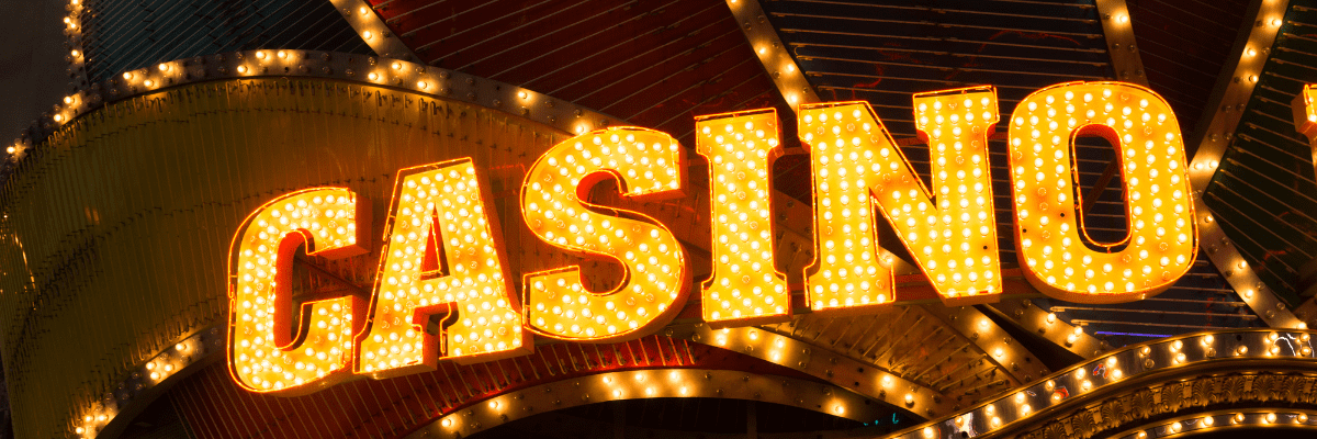 ek222 অ্যাভিয়েটর ব্যাকড্রপ—আকাশ-থিমড ভিজ্যুয়াল ও ইন্টারফেস পরিবেশ