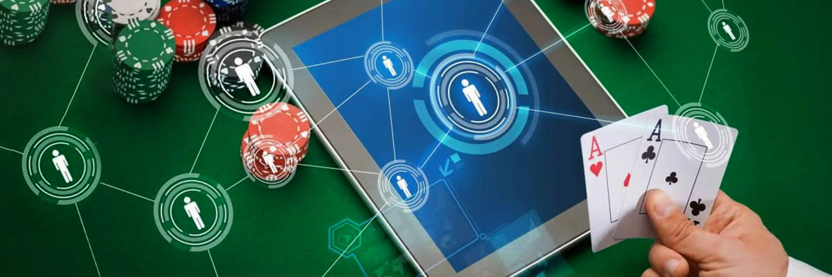 ek222 ক্যাসিনো ভিজ্যুয়াল মন্টাজ—গেম টাইল, টেবিল স্টাইল এলিমেন্ট ও লাইভ ডিলার পরিবেশসহ